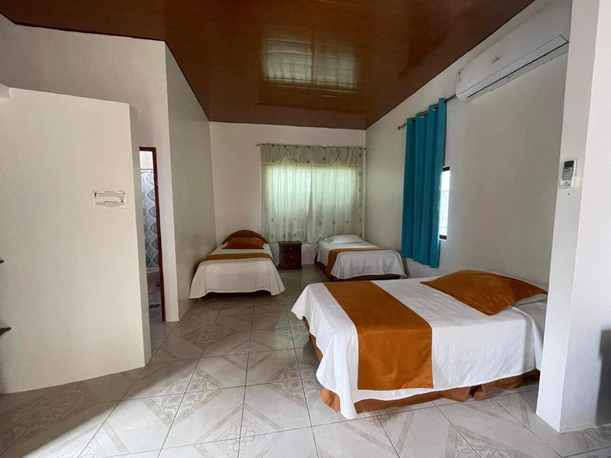 Hostal Muro De Las Lagrimas Puerto Villamil Exterior foto