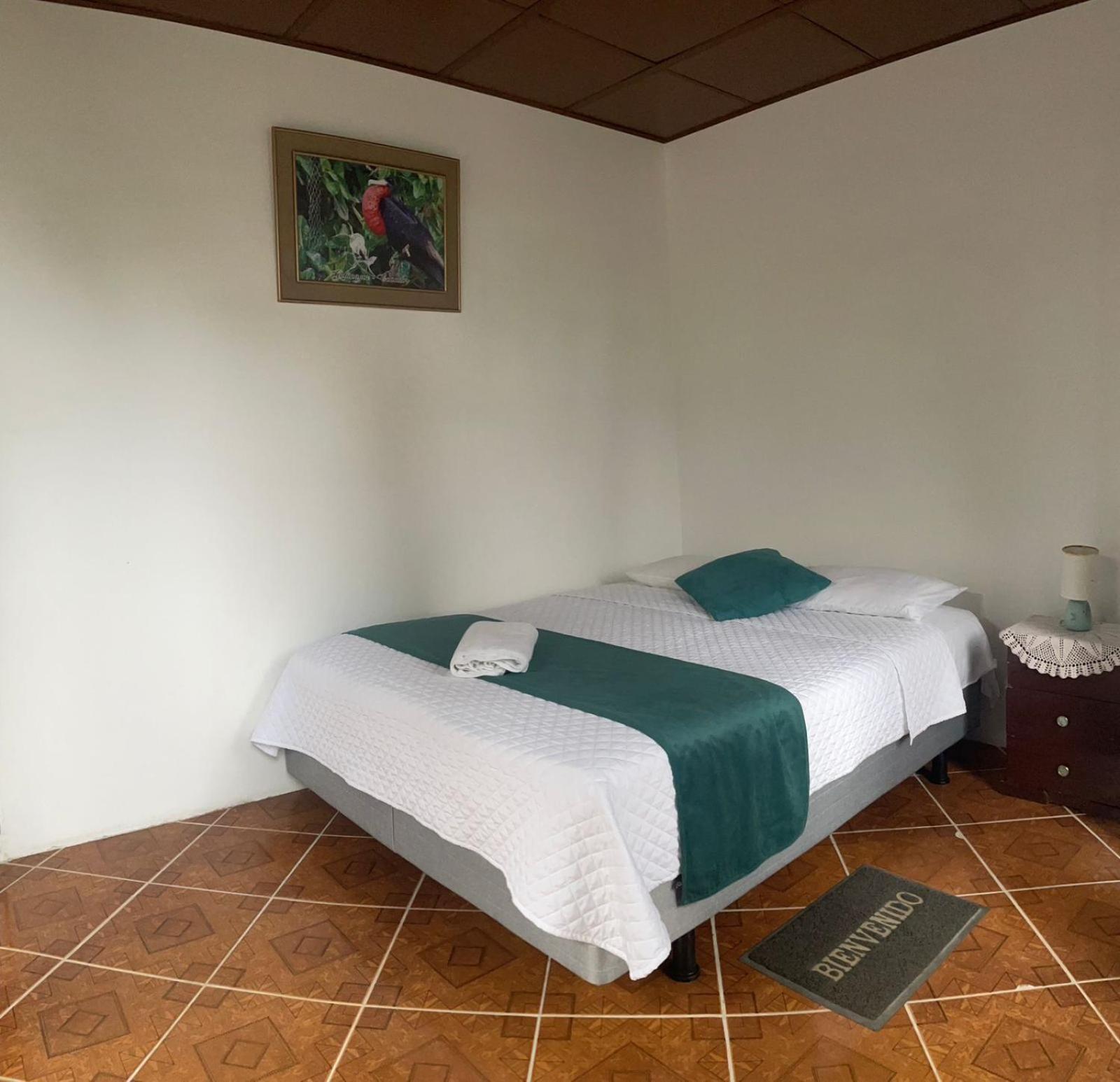 Hostal Muro De Las Lagrimas Puerto Villamil Exterior foto
